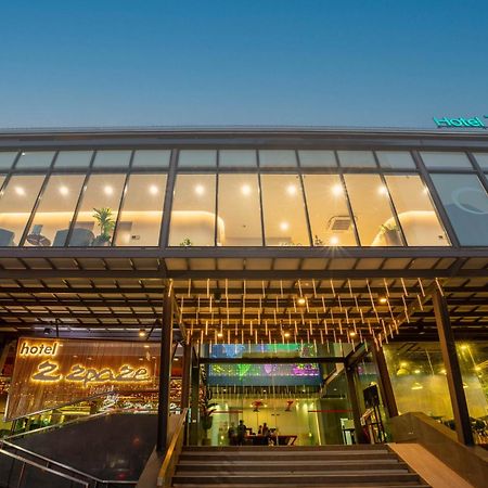 Hotel Z Zpaze Bangkok Bagian luar foto