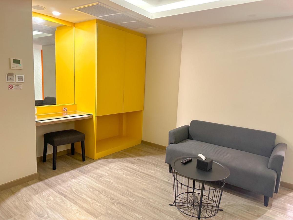 Hotel Z Zpaze Bangkok Bagian luar foto