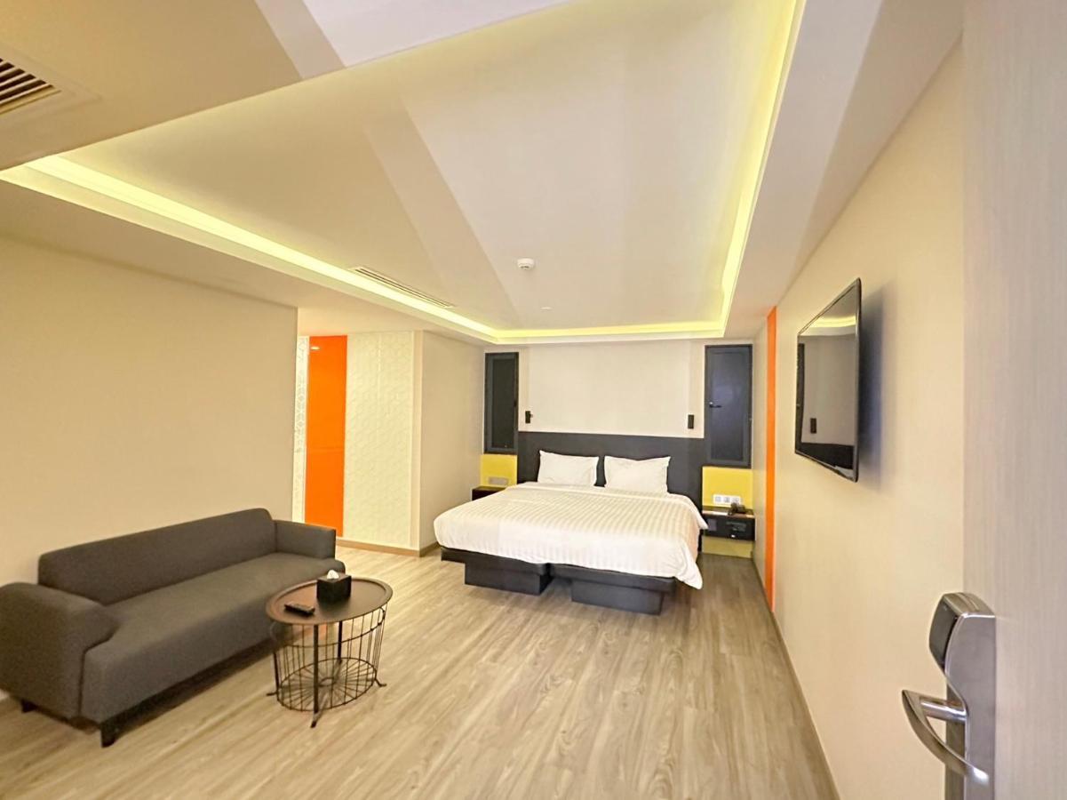 Hotel Z Zpaze Bangkok Bagian luar foto