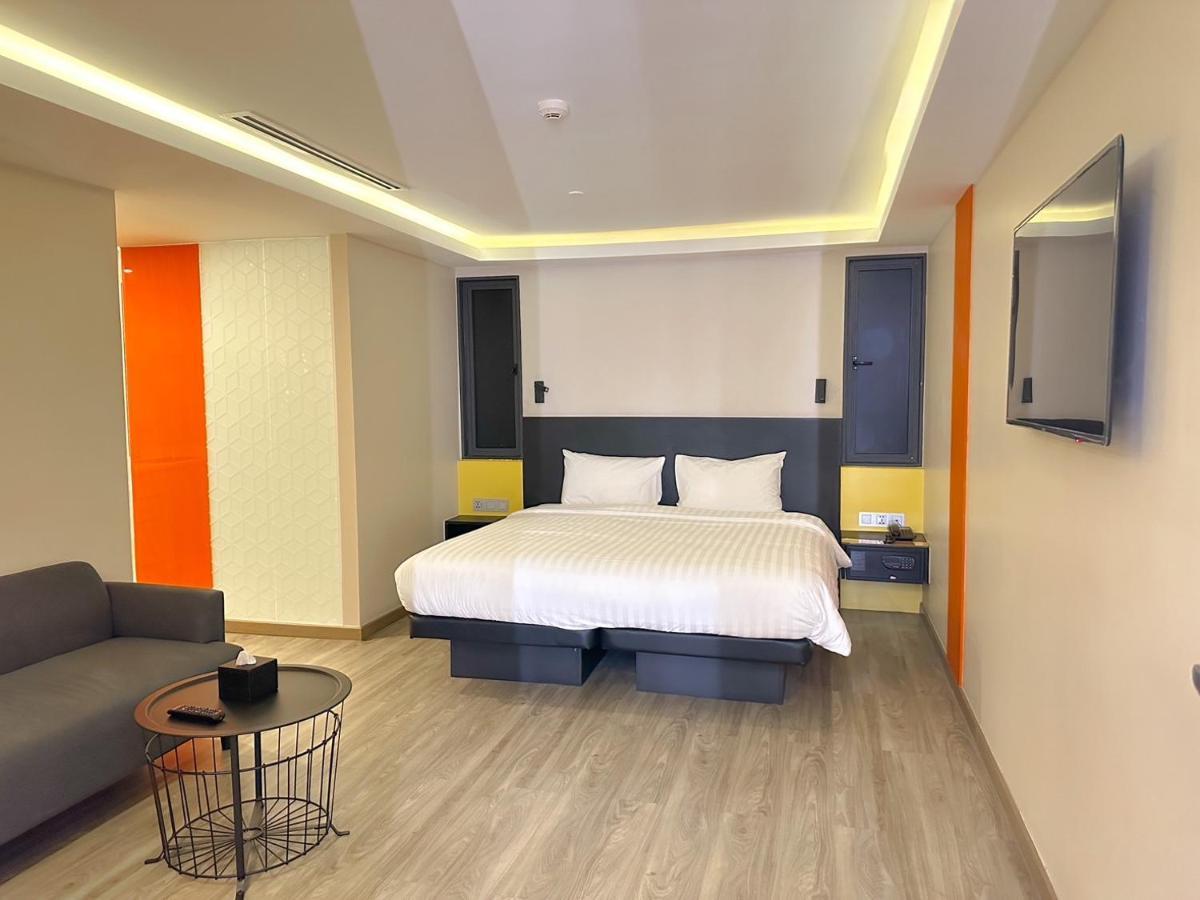 Hotel Z Zpaze Bangkok Bagian luar foto