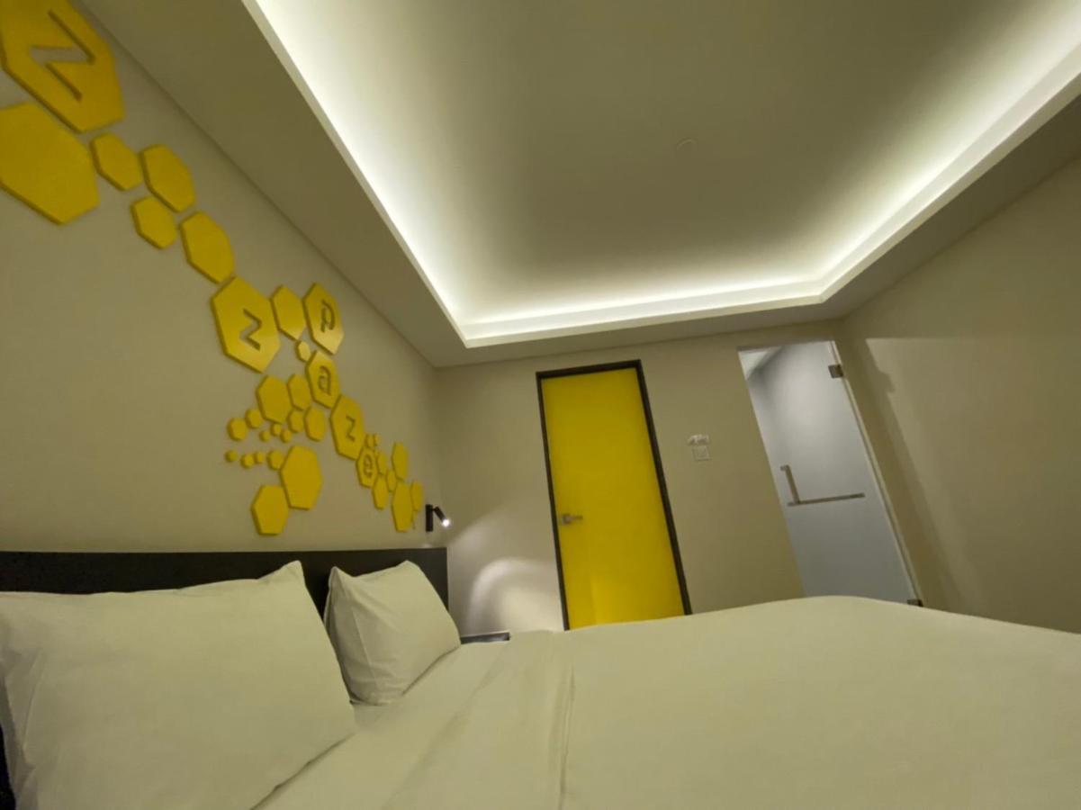 Hotel Z Zpaze Bangkok Bagian luar foto