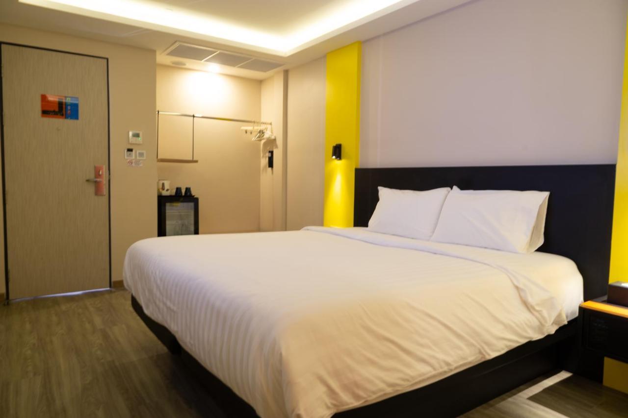 Hotel Z Zpaze Bangkok Bagian luar foto
