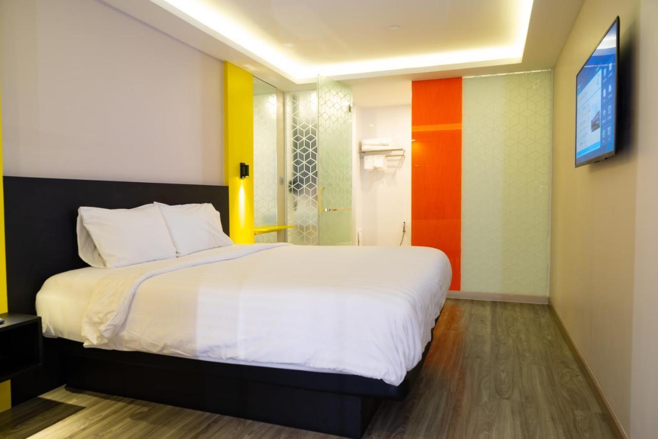 Hotel Z Zpaze Bangkok Bagian luar foto