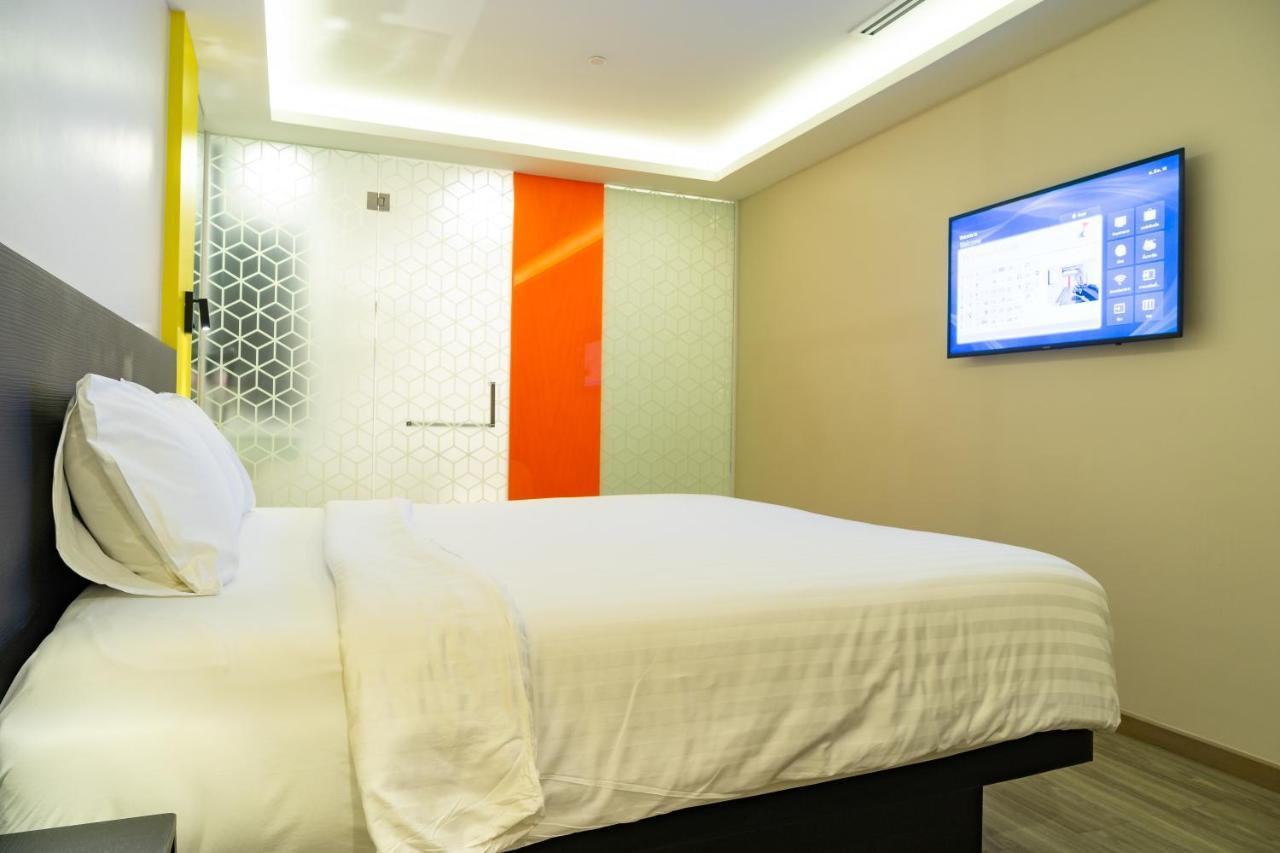 Hotel Z Zpaze Bangkok Bagian luar foto