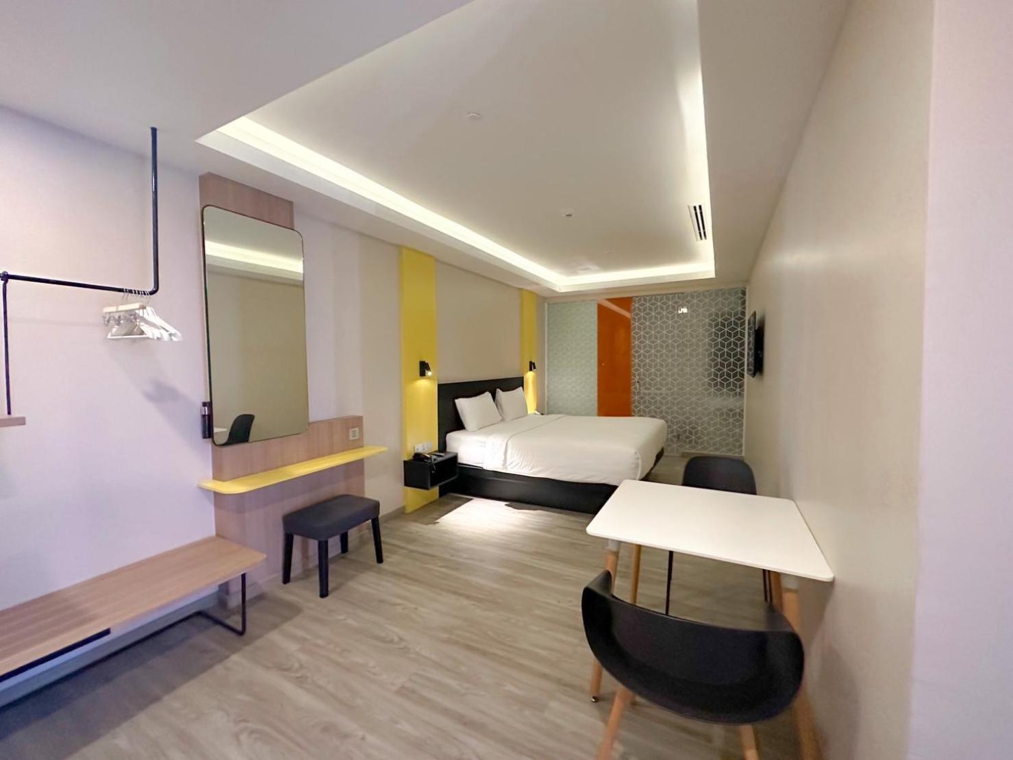 Hotel Z Zpaze Bangkok Bagian luar foto