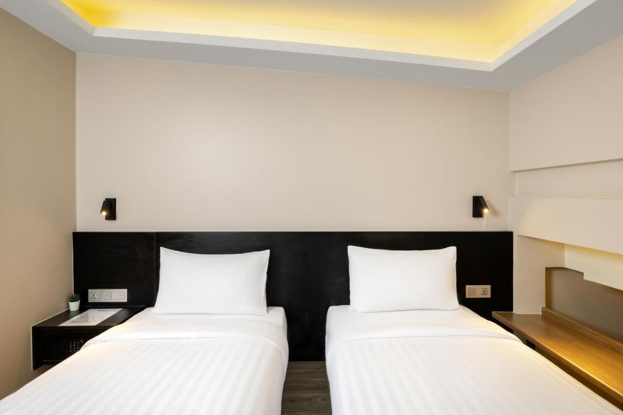 Hotel Z Zpaze Bangkok Bagian luar foto